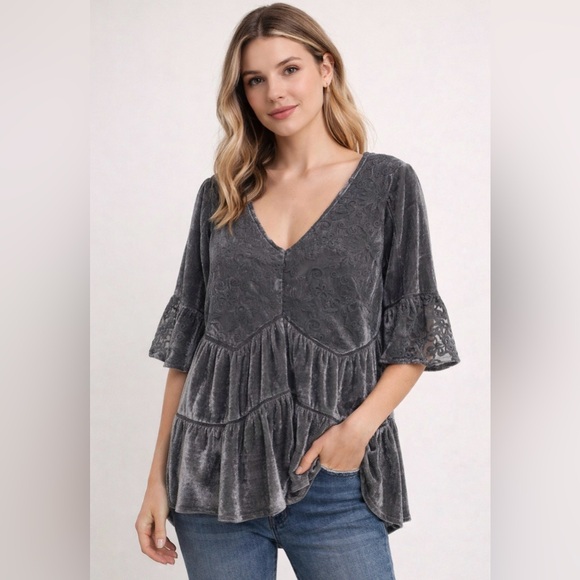 POL Tops - POL gray crushed velvet short sleeve V-neck blouse with lace detail